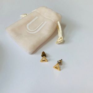 Uncommon James Peek-a-boo Studs- Excellent cond!